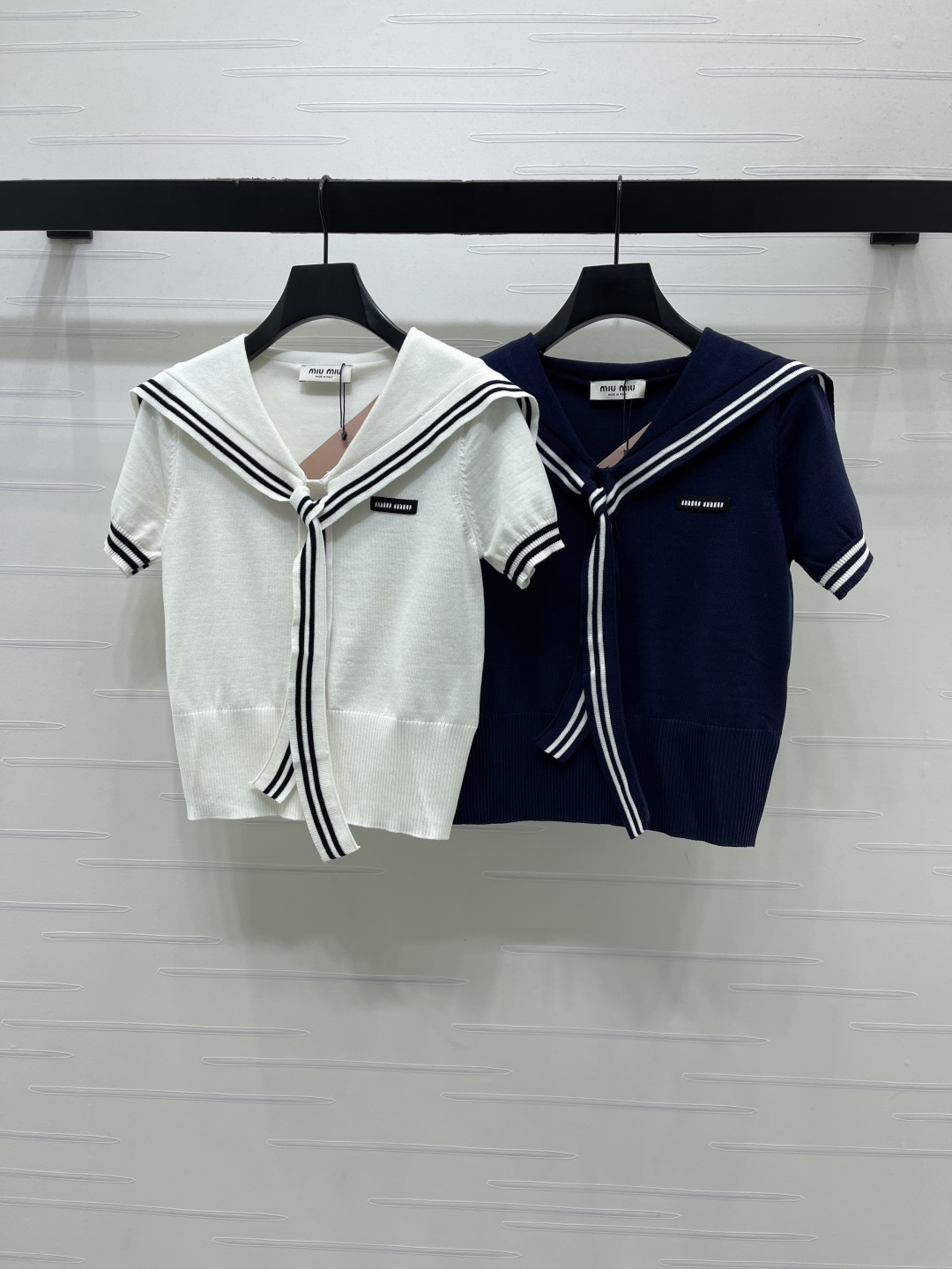 Women's short sleeves